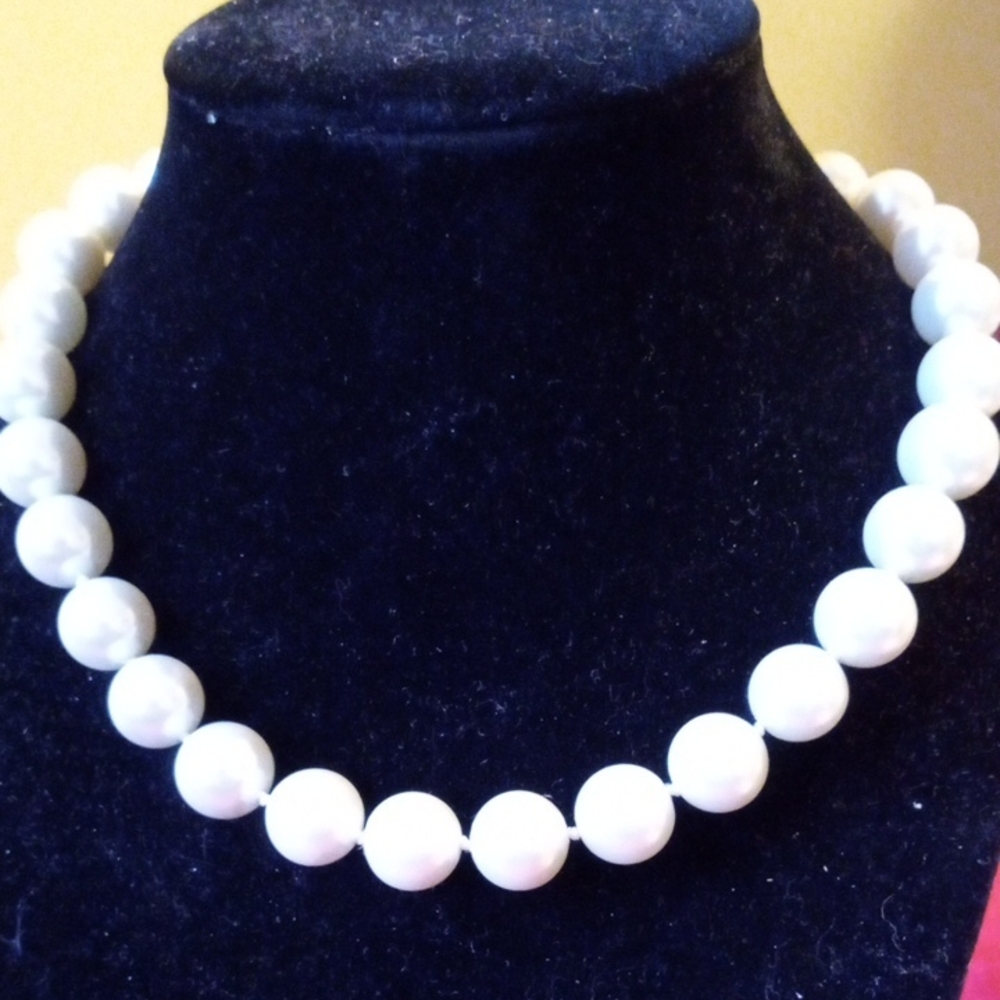 Elegant GEORGE Faux Pearl Necklace